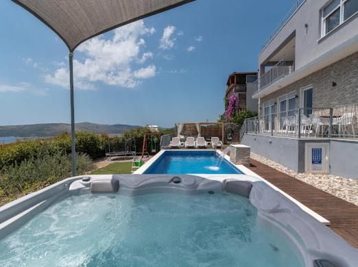 Villa Hedonist Seget Vranjica Esterno foto