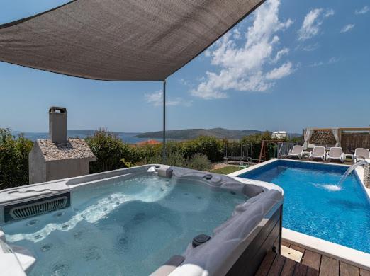 Villa Hedonist Seget Vranjica Esterno foto