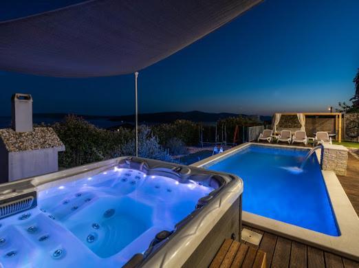 Villa Hedonist Seget Vranjica Esterno foto