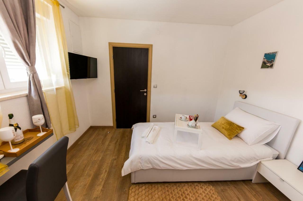 Villa Hedonist Seget Vranjica Esterno foto
