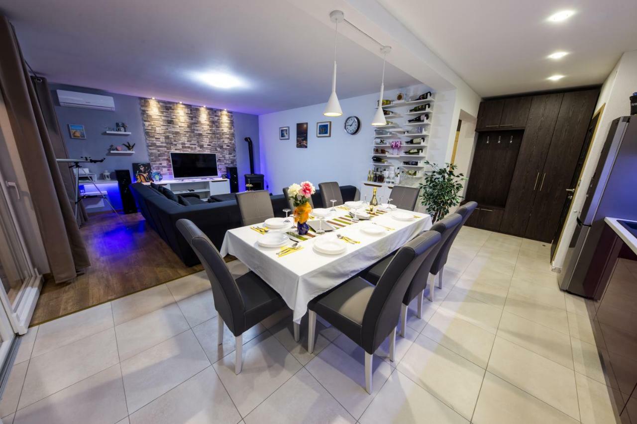 Villa Hedonist Seget Vranjica Esterno foto